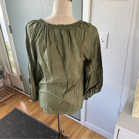 Old Navy top - Picture 5 of 6